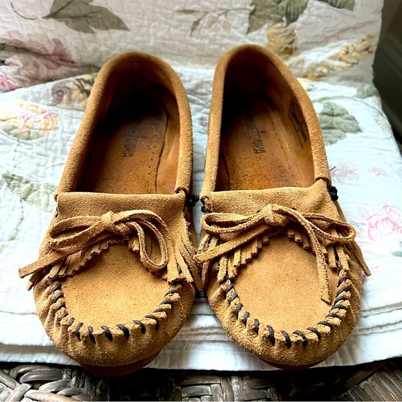 Minnetonka Shoes - Minnetonka suede moccasins, ladies size 7